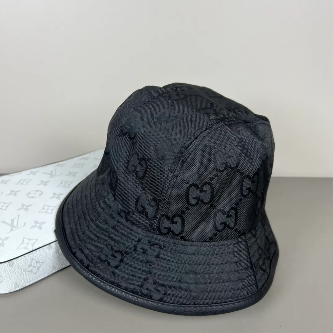 50💰GUCCI Gucci bucket hat👒The new Gucci fisherman hat from the official website is coming. The craftsmanship is very exquisite, and it is high-end and classy! Low-key luxury, easy to carry! Running volume!