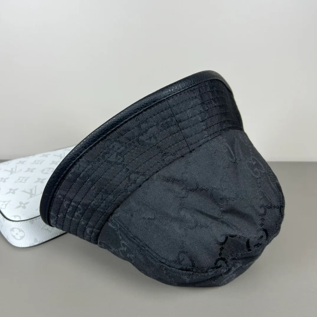 50💰GUCCI Gucci bucket hat👒The new Gucci fisherman hat from the official website is coming. The craftsmanship is very exquisite, and it is high-end and classy! Low-key luxury, easy to carry! Running volume!