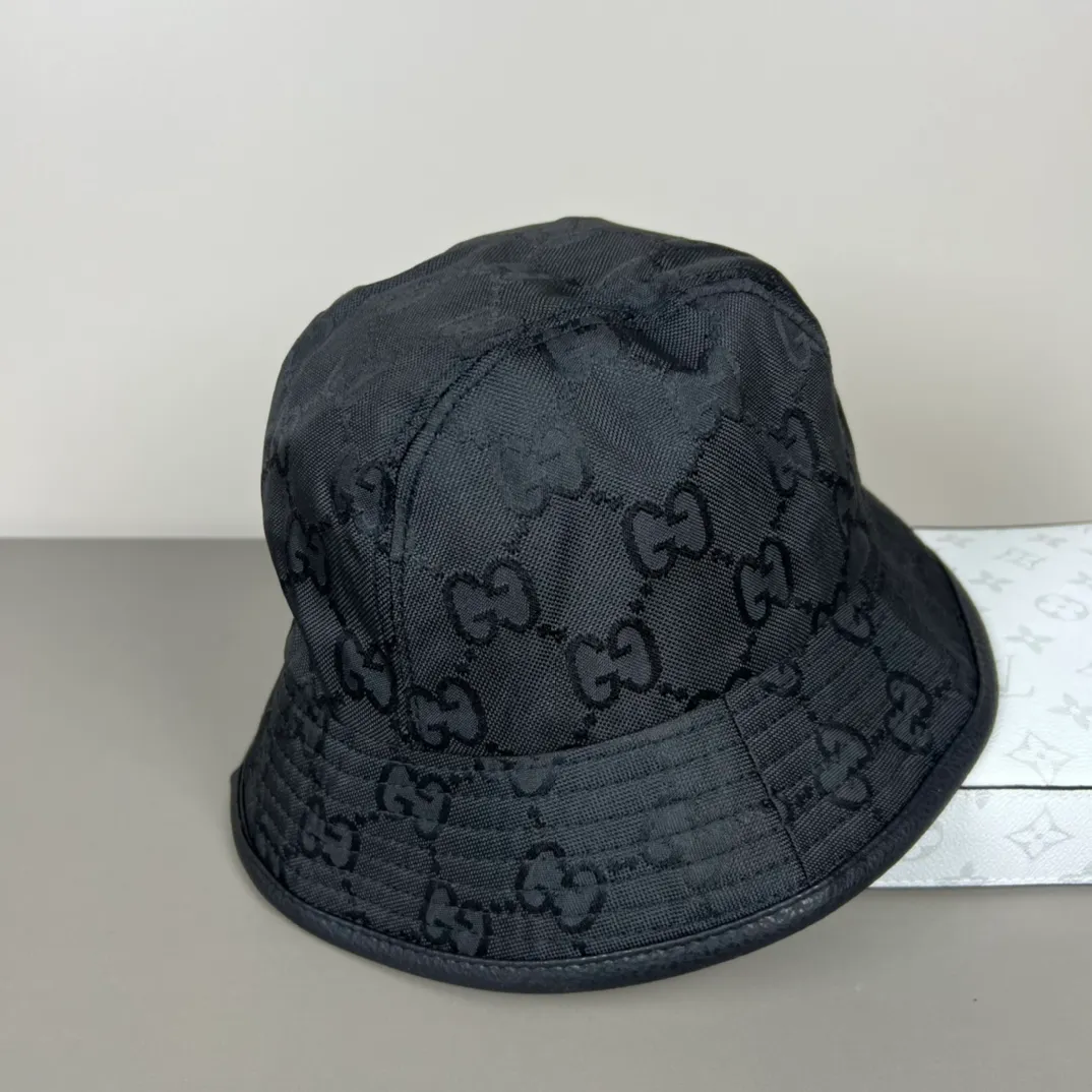 50💰GUCCI Gucci bucket hat👒The new Gucci fisherman hat from the official website is coming. The craftsmanship is very exquisite, and it is high-end and classy! Low-key luxury, easy to carry! Running volume!
