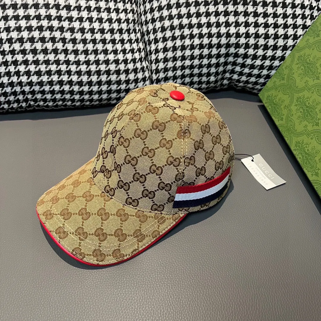 🉐️90 Comes with a box bag, Gucci's new original baseball cap, three-color webbing, 1:1 mold customization, original canvas fabric + first-layer cowhide, red leather edge, handsome and fashionable, popular for purchasing, versatile style for men and women, great quality! The basic head circumference is 56cm, and the patch is adjustable.