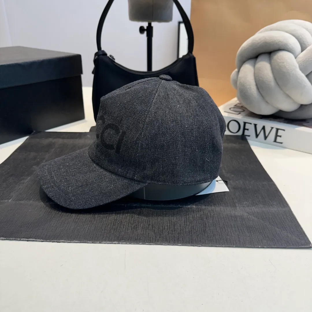 P80 GUCCI 2025 new washed denim baseball cap at the counter, very trendy! Casual and sports style, classic production, super easy to match!