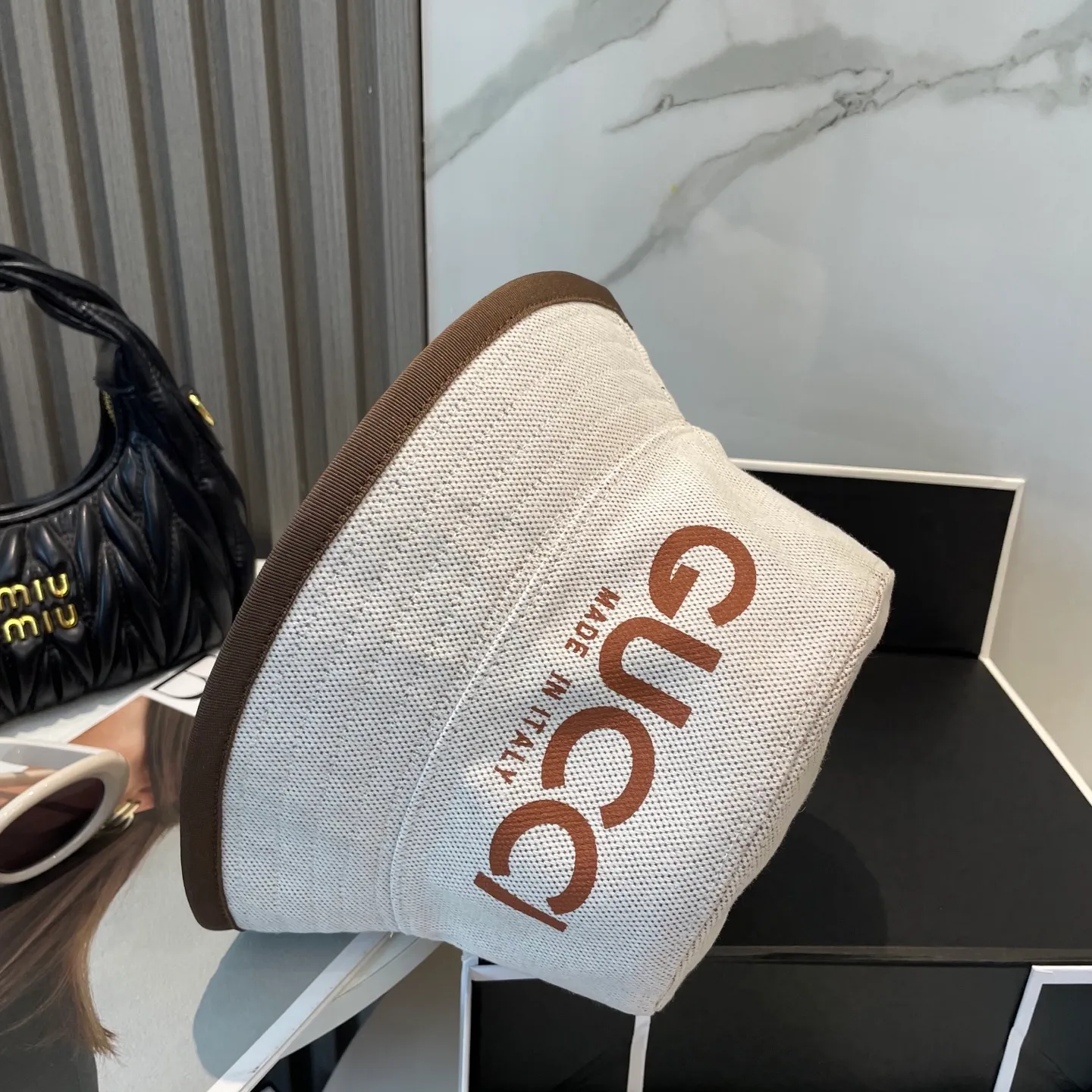 P64💛 Comes with dust bag [GUCCI] 2025 new double-sided counter bucket hat, new model shipped, big-name models are super easy to match, hurry up and get it!