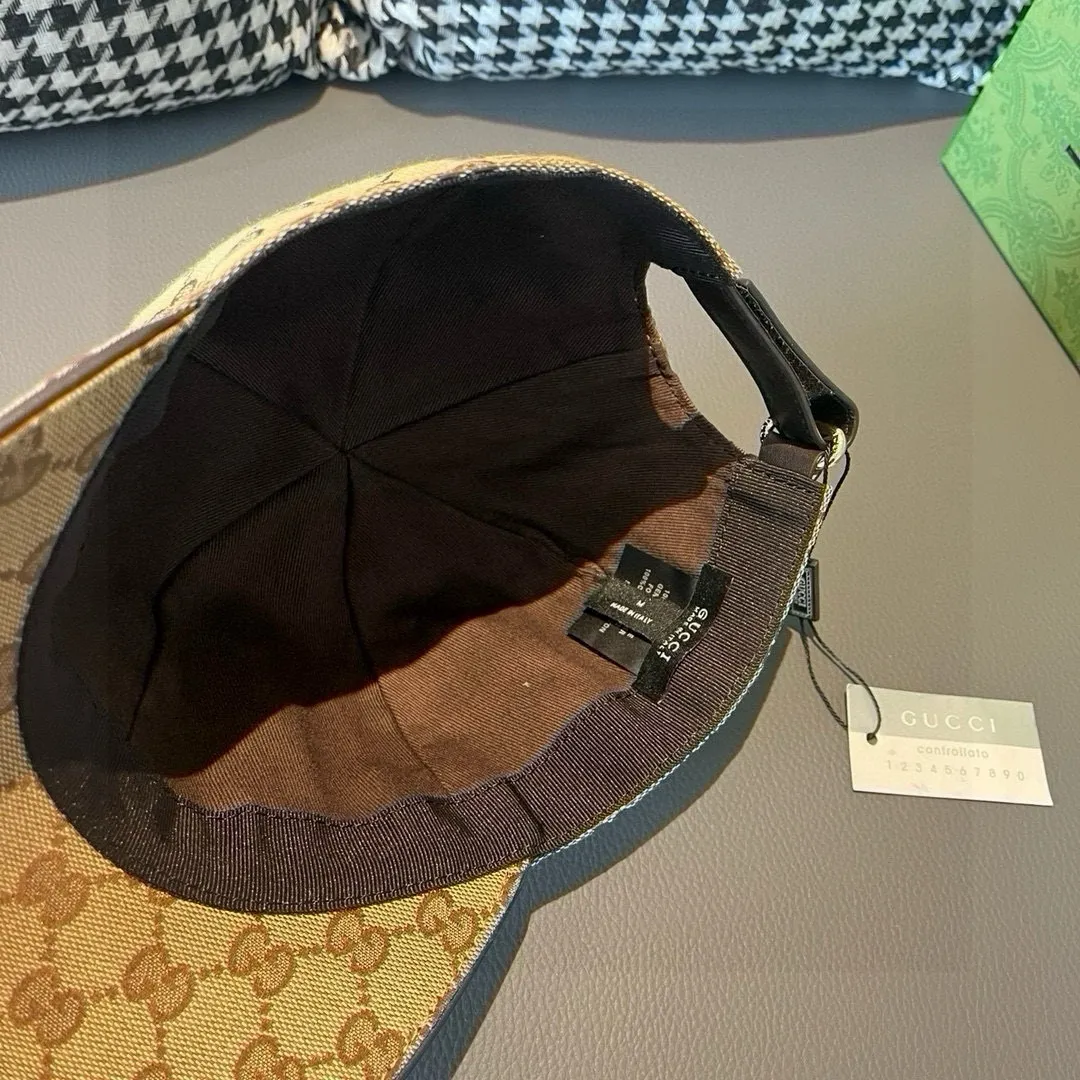 Batch 90 NY&Gucci (Gucci) cooperation baseball cap, the latest model in the counter, NY embroidery, 1:1 mold customization, original breathable sail fabric + first layer of cowhide, perfect details, original quality, exclusive physical shooting, suitable for men and women.  , 3 colors are in stock at the counter!