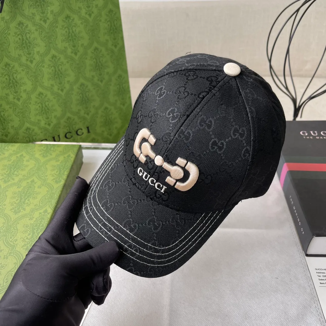 Special batch of 60 Gucci 2023 spring and summer new pure cotton baseball cap. The brim is spliced ​​with personalized contrasting denim, full of design. Personalized and thoughtful style, same style for men and women.