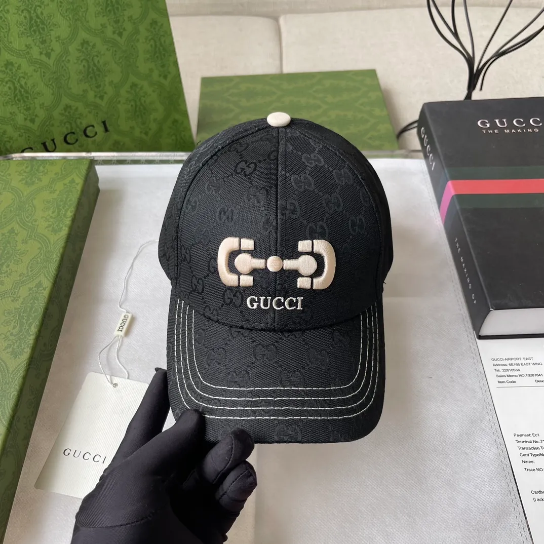 Special batch of 60 Gucci 2023 spring and summer new pure cotton baseball cap. The brim is spliced ​​with personalized contrasting denim, full of design. Personalized and thoughtful style, same style for men and women.