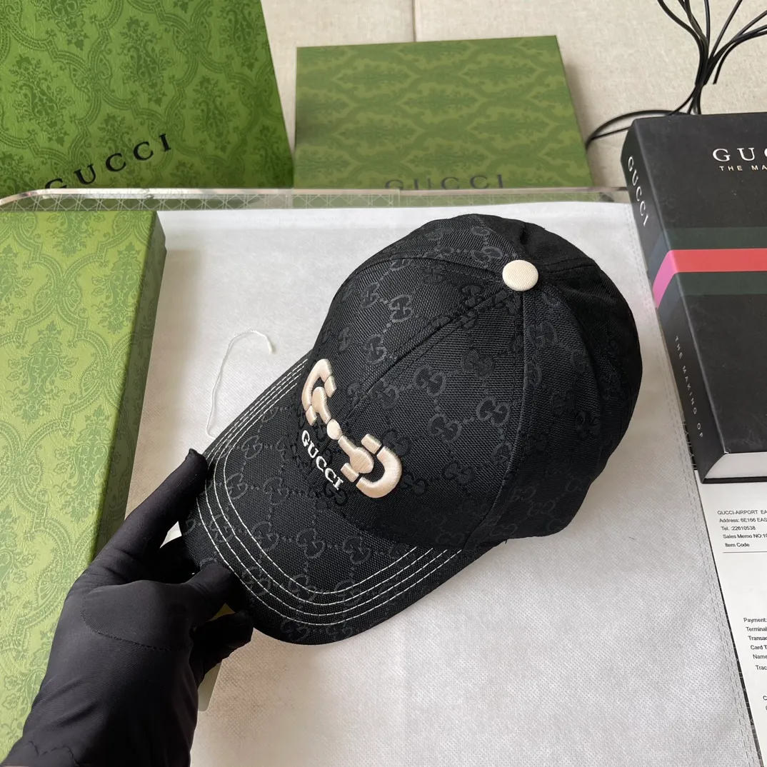 Special batch of 60 Gucci 2023 spring and summer new pure cotton baseball cap. The brim is spliced ​​with personalized contrasting denim, full of design. Personalized and thoughtful style, same style for men and women.