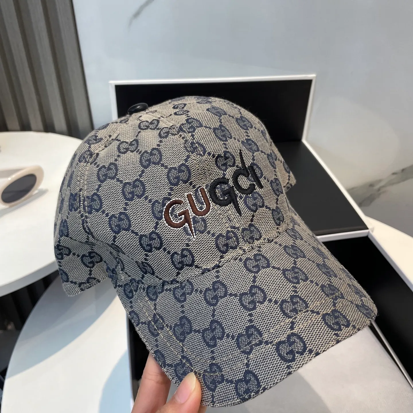 P60 Gucci (Gucci) classic original baseball cap😍Customized with 1:1 mold opening at the counter, the highest version, the original canvas is light and breathable! Photographed in real life, suitable for men and women in all seasons, basic head circumference 56cm, adjustable patches.