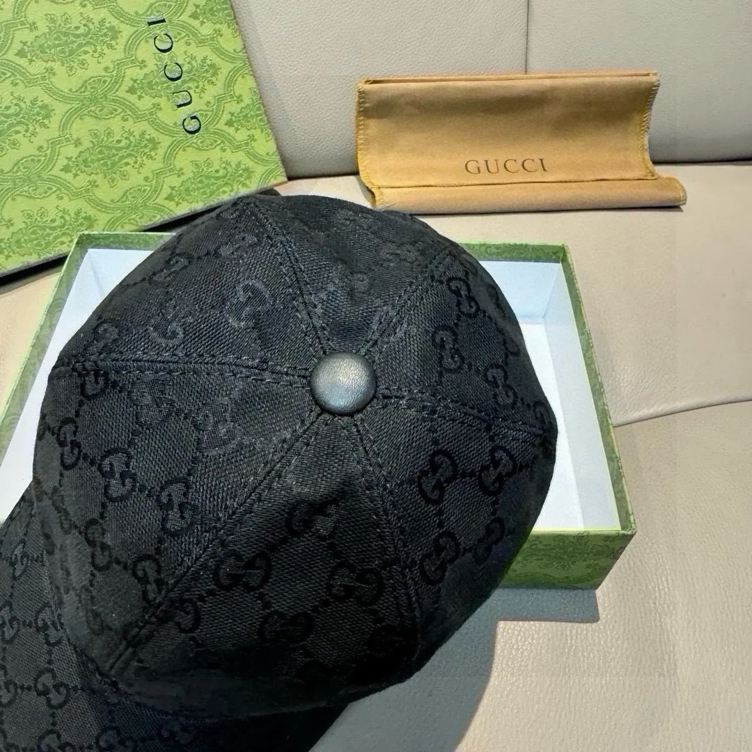p900000 classic model! Apricot color, black, available in S and L sizes, Gucci (Gucci) classic original baseball cap 😍😍Customized with 1:1 mold opening at the counter, the highest version, original canvas fabric + first-layer cowhide, light and breathable! Photographed in real life, suitable for men and women in all seasons, basic head circumference 56cm, adjustable patches.