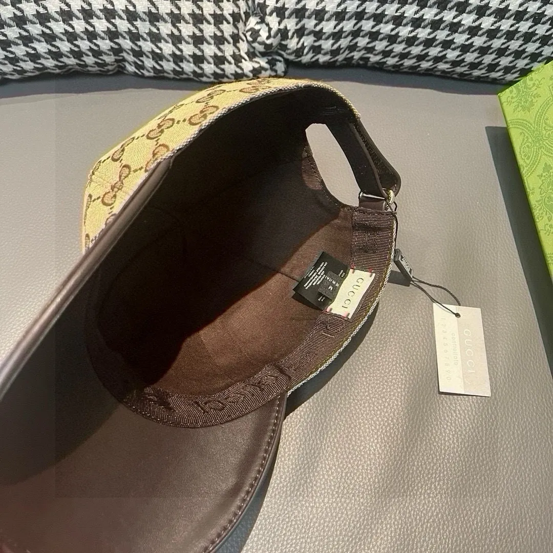 P90, Gucci (Gucci) classic original baseball cap, small double G cowhide stitching, 1:1 mold customization, excellent quality! The brim is embossed with first-layer cowhide, the quality is excellent! Basic head circumference 56, adjustable patch, five colors in stock, best-selling model!