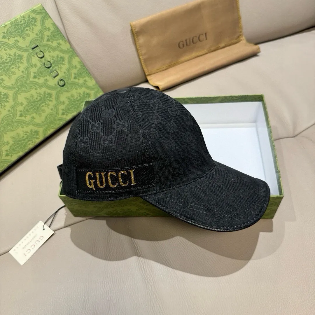 P90 new model has arrived! ., Gucci (Gucci) new original baseball cap, hot stamping webbing, the latest model at the counter, 1:1 custom mold opening, genuine mold opening, original canvas fabric + first layer of cowhide, original quality! The quality is great, the basic head circumference is 56cm, and the patch is adjustable.