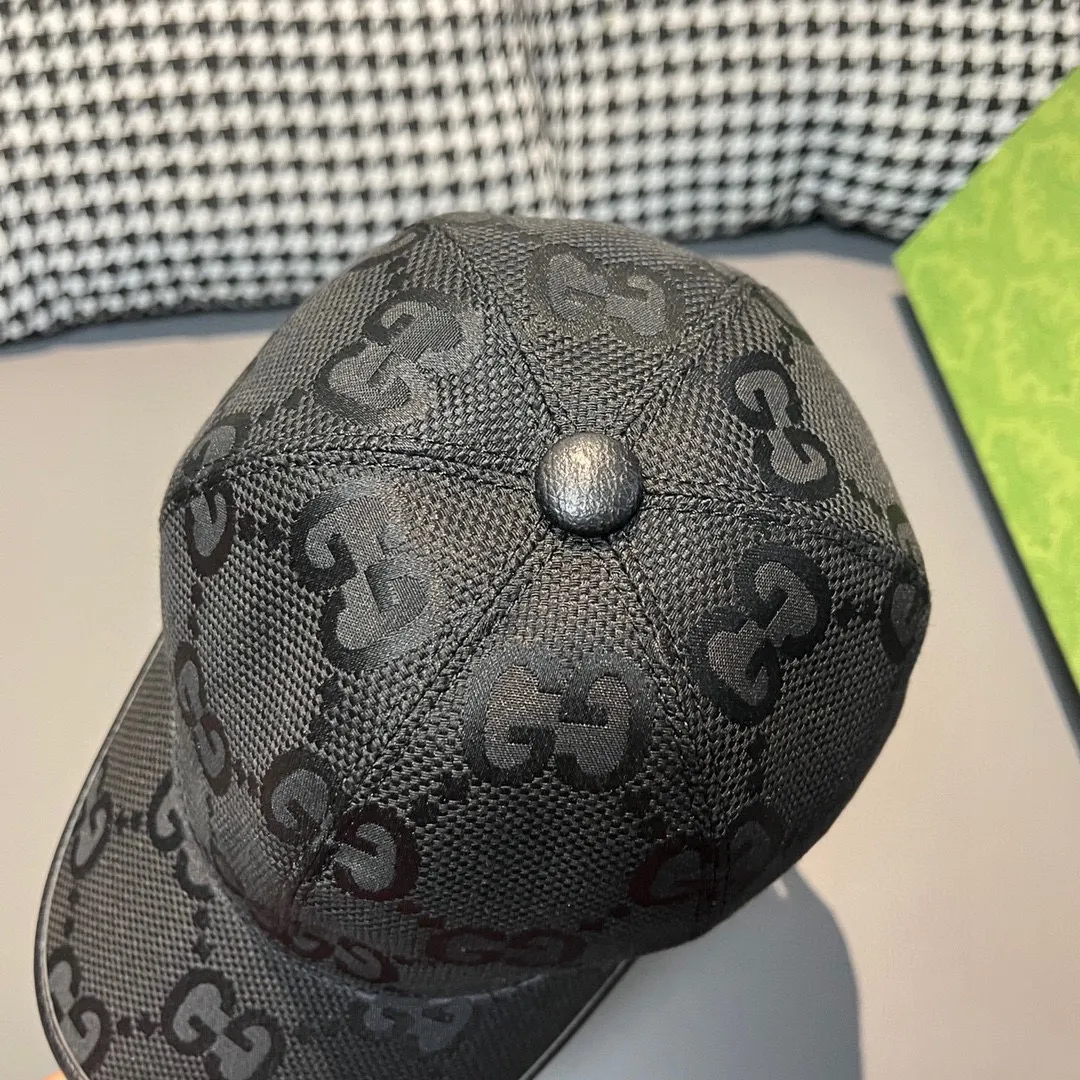 🉐️90, Gucci Gucci's new original baseball cap, large double G, 1:1 mold opening and customization at the counter, perfect pattern, original canvas fabric + first-layer cowhide, light and breathable! The basic head circumference is 56cm, and the patch is adjustable.