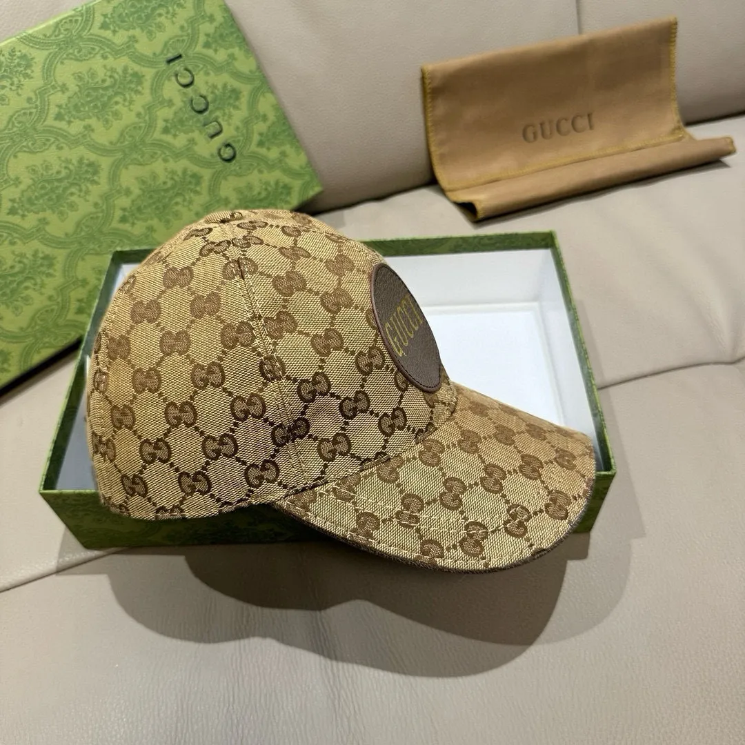 P90., Gucci (Gucci) new original baseball cap, Gucci hot stamping, the latest model at the counter, 1:1 custom mold opening, genuine mold opening, original canvas fabric + first layer of cowhide, original quality! The quality is great, the basic head circumference is 56cm, and the patch is adjustable.