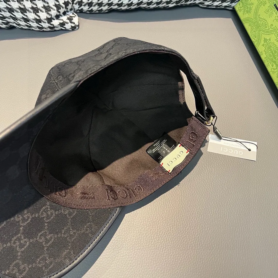 p90., Gucci (Gucci) classic original baseball cap, vertical small webbing, 1:1 mold customization, original canvas + first-layer cowhide, genuine leather edging, handsome and fashionable, popular purchasing agency, versatile style for men and women, great quality! The basic head circumference is 56cm, and the patch is adjustable.
