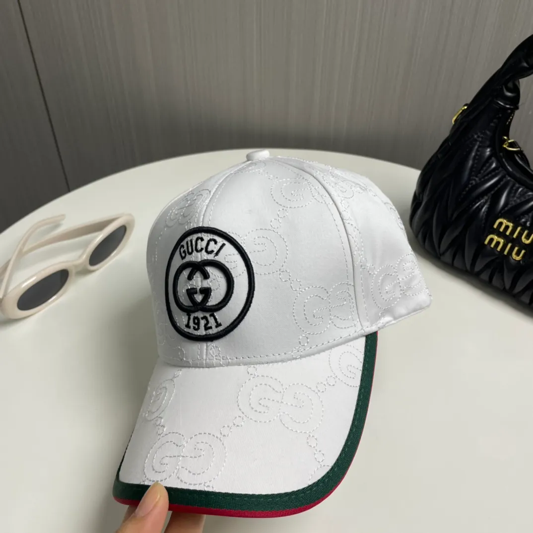 P66 Gucci new original baseball cap 🧢, exquisite and pure, stylish and stylish, cool and fashionable, out of stock at the counter, popular, great quality