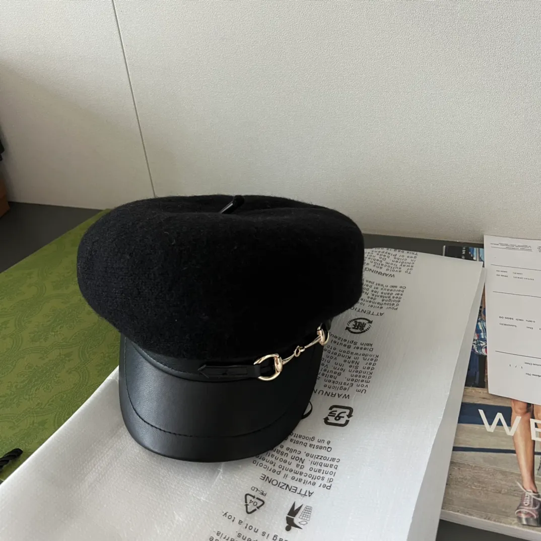 P100 gucci solemnly recommends this newsboy hat, which is elegant and grand. The classic and grand hat shape is paired with imported Gucci classic fasteners for a perfect interpretation~