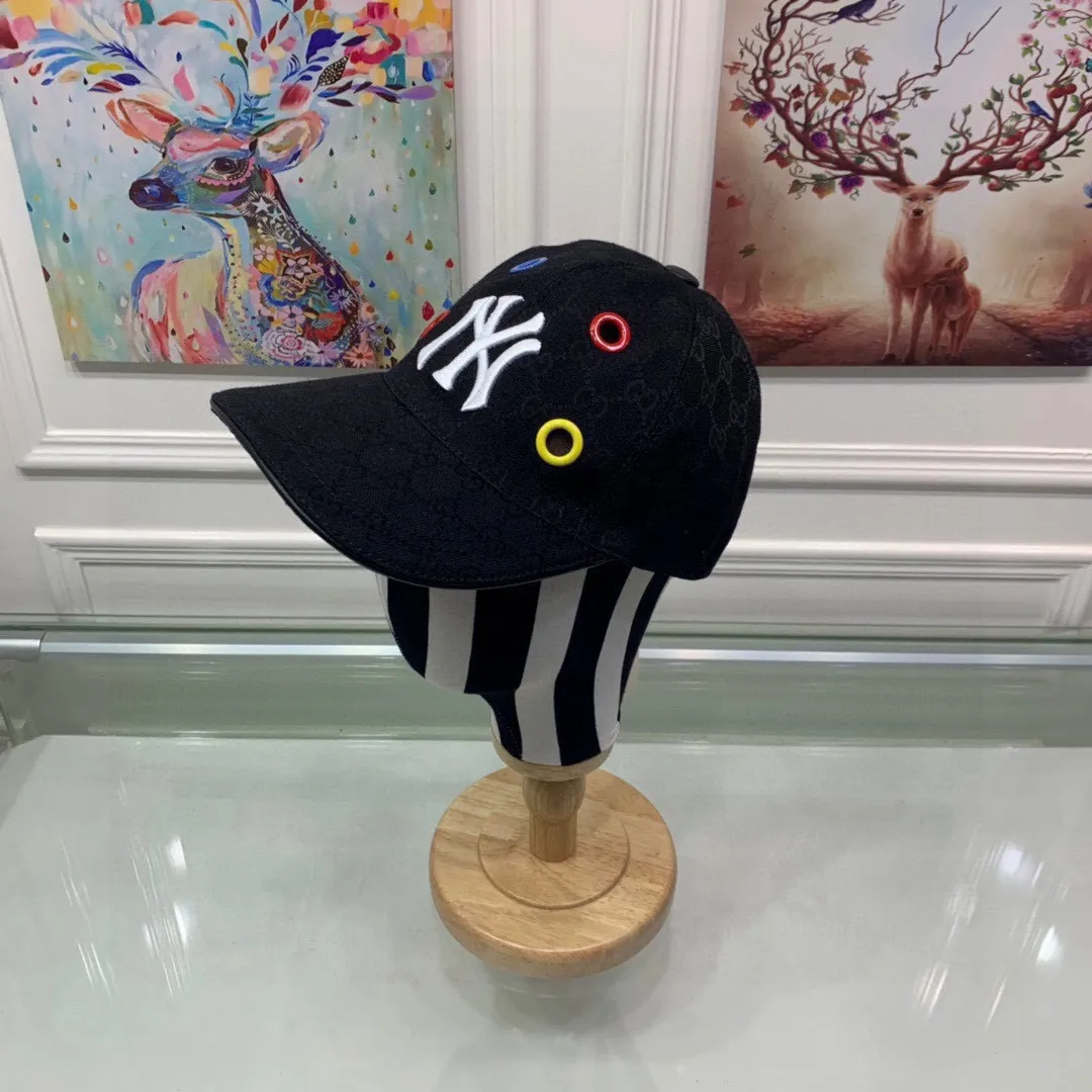 🉐130 new models shipped! NY&Gucci (Gucci) cooperation baseball cap, the latest model in the counter, NY embroidery, 1:1 mold customization, original breathable canvas fabric + first layer of cowhide, perfect details, original quality, exclusive physical shooting, suitable for men and women. Comes with box and cloth bag, available in 3 colors at the counter!