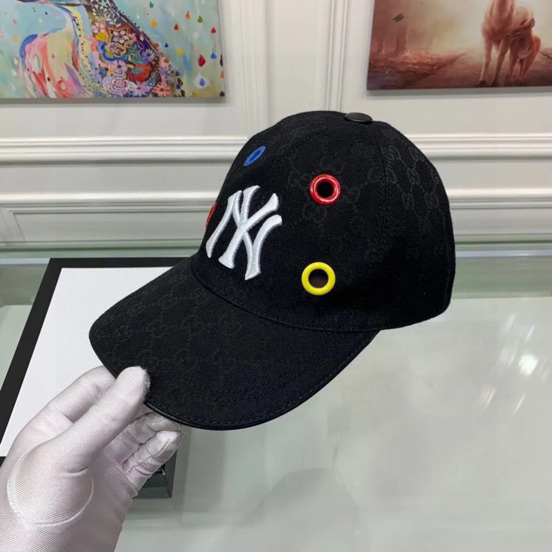 🉐130 new models shipped! NY&Gucci (Gucci) cooperation baseball cap, the latest model in the counter, NY embroidery, 1:1 mold customization, original breathable canvas fabric + first layer of cowhide, perfect details, original quality, exclusive physical shooting, suitable for men and women. Comes with box and cloth bag, available in 3 colors at the counter!