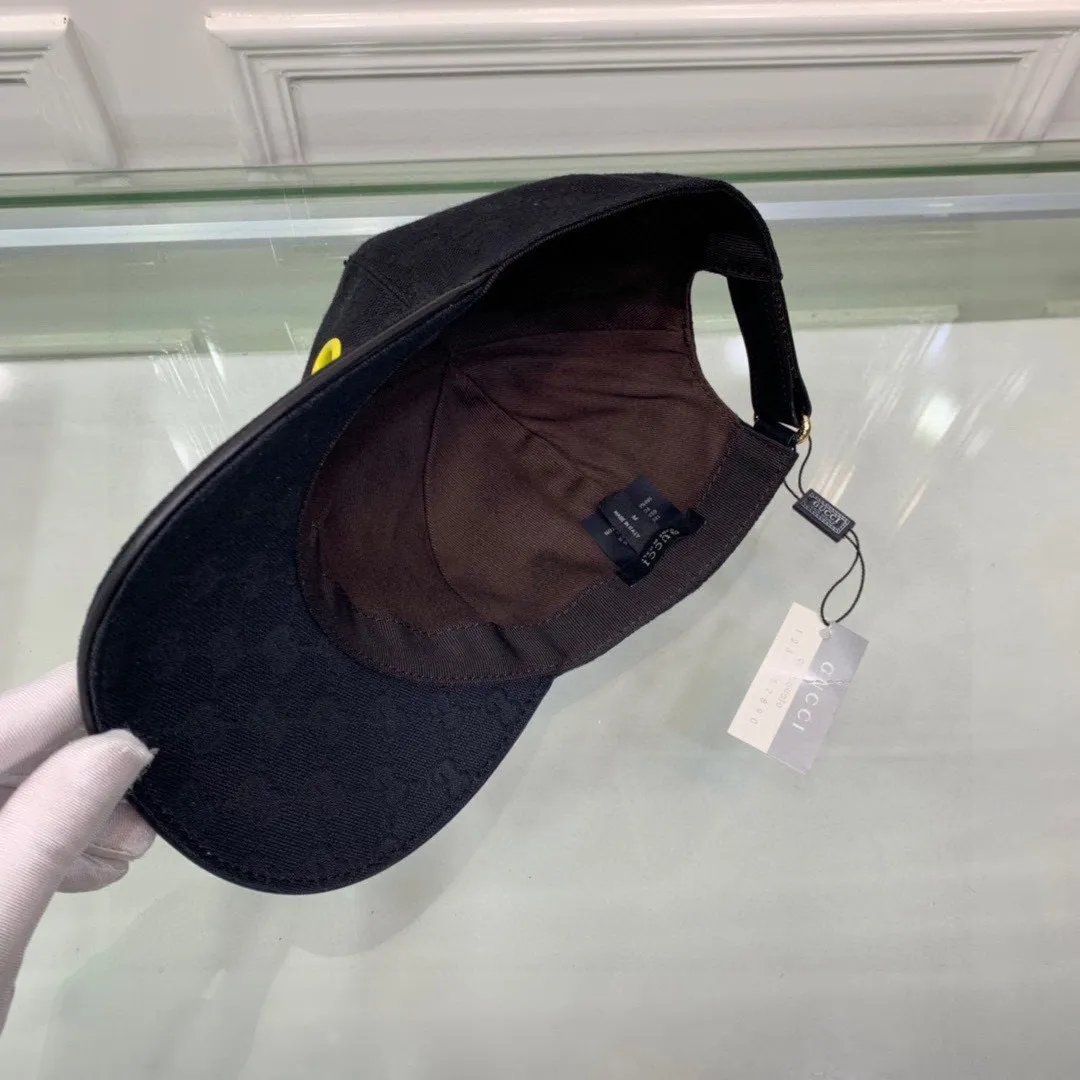 🉐130 new models shipped! NY&Gucci (Gucci) cooperation baseball cap, the latest model in the counter, NY embroidery, 1:1 mold customization, original breathable canvas fabric + first layer of cowhide, perfect details, original quality, exclusive physical shooting, suitable for men and women. Comes with box and cloth bag, available in 3 colors at the counter!