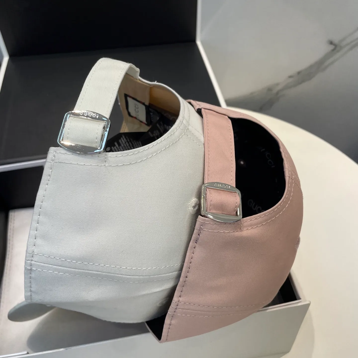 P66 original quality GUCCI Gucci Baseball Cap🧢Official website new product Gucci Baseball Cap🧢is coming soon. The craftsmanship is very exquisite, high-end and classy! Low-key luxury, easy to carry! Running volume!