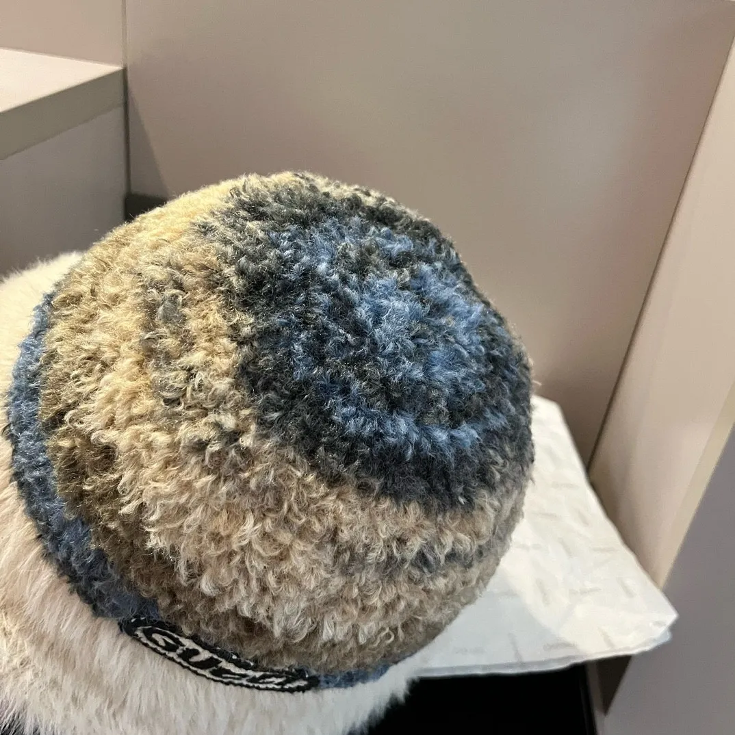 💰90¥ Gucci new sherpa bucket hat, gradient color, head circumference 57cm