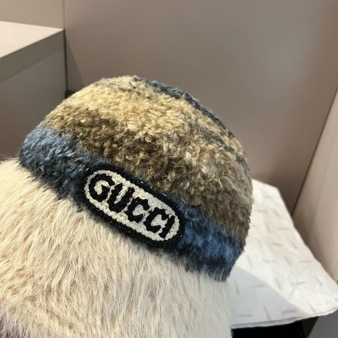 💰90¥ Gucci new sherpa bucket hat, gradient color, head circumference 57cm