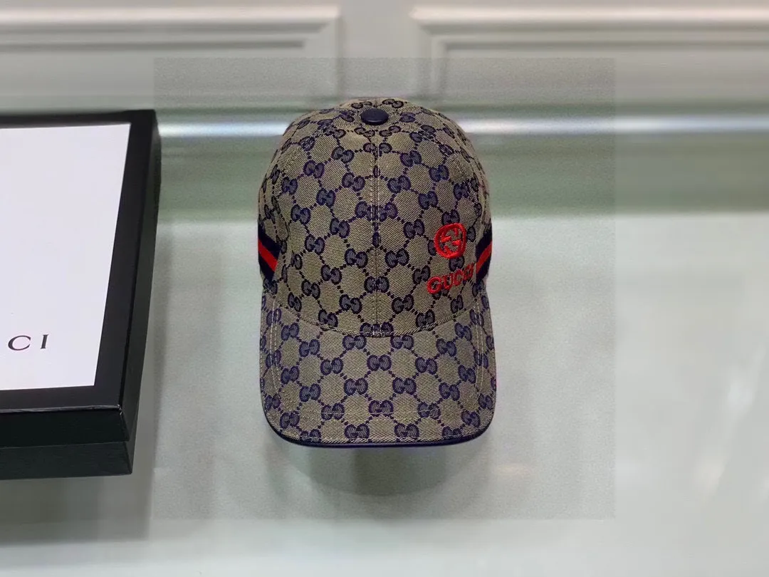 🉐️900,000-year-old classic model shipped!        , Gucci (Gucci) classic original baseball cap😍😍gucci small embroidery, 1:1 mold opening and customization at the counter, the highest version, original canvas fabric + first layer of cowhide, pure cotton lining, light and breathable! Photographed in real life, suitable for men and women in all seasons, basic head circumference 56cm, adjustable patches.