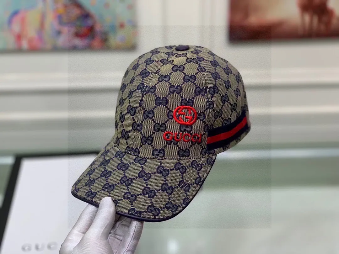 🉐️900,000-year-old classic model shipped!        , Gucci (Gucci) classic original baseball cap😍😍gucci small embroidery, 1:1 mold opening and customization at the counter, the highest version, original canvas fabric + first layer of cowhide, pure cotton lining, light and breathable! Photographed in real life, suitable for men and women in all seasons, basic head circumference 56cm, adjustable patches.