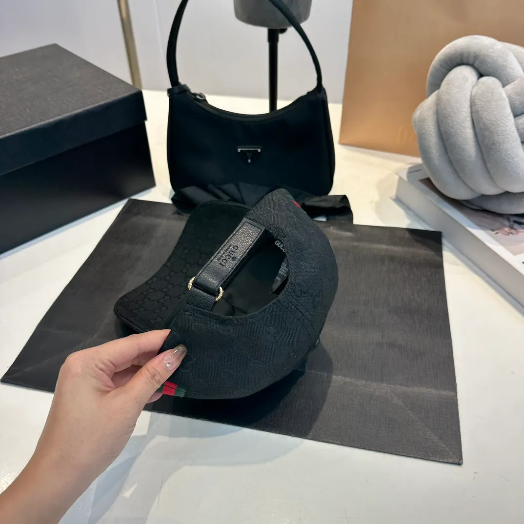 P54 Gucci new original baseball cap 🧢, exquisite and pure, stylish and stylish, cool and fashionable, out of stock at the counter, popular, great quality