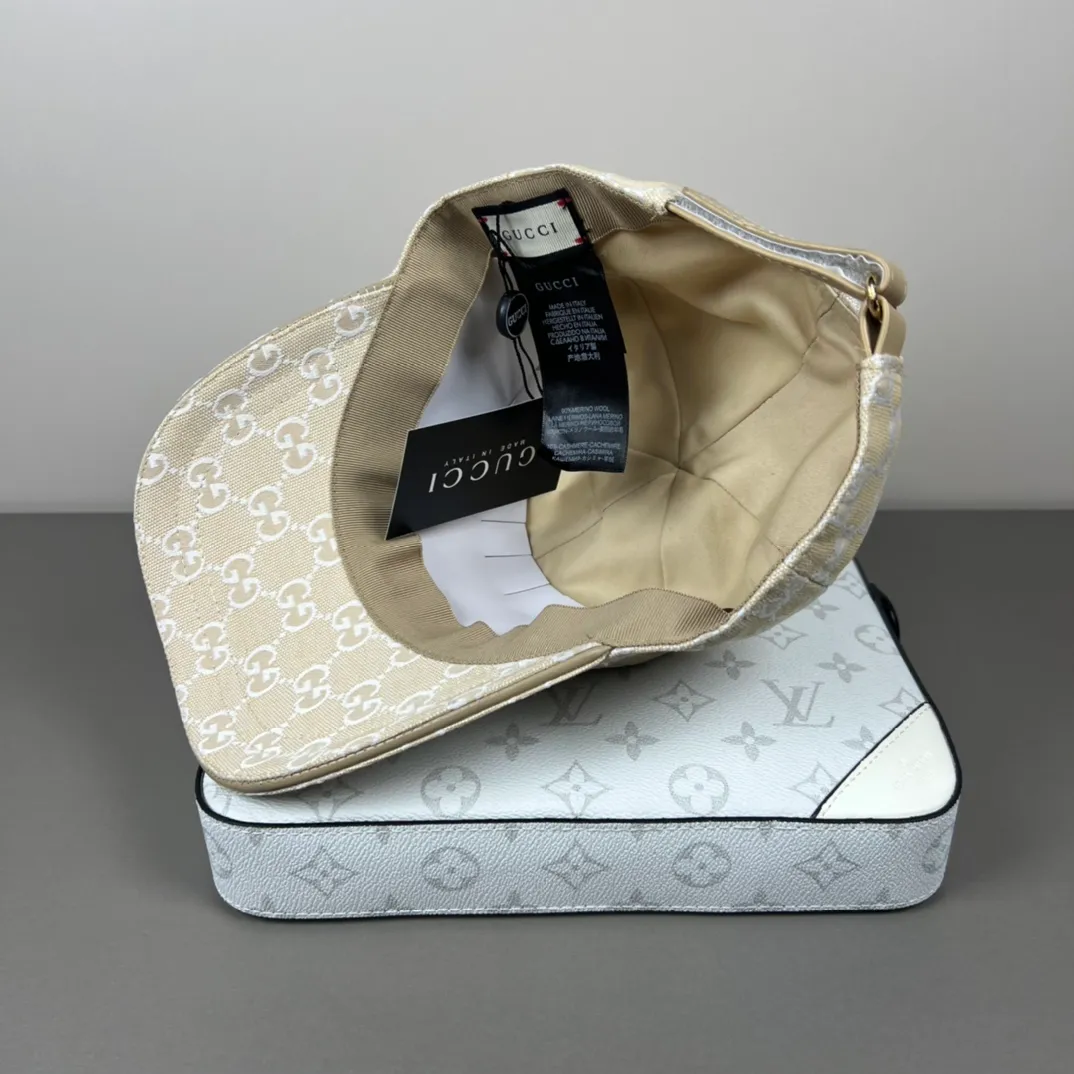 P60💰Gucci Baseball Cap♥️GUCCI🧢Official new product, baseball cap, original quality, hot arrival 🔥🎩 The craftsmanship is very exquisite, high-end and classy! Low-key luxury, easy to carry! Running volume!