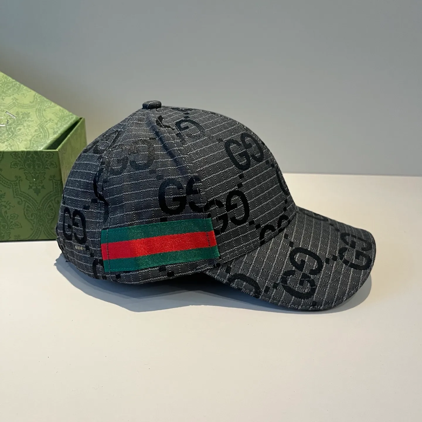 P60 Gucci Baseball Cap♥️GUCCI🧢New product from the official website, baseball cap, original quality, very popular 🔥🎩 The craftsmanship is very exquisite, high-end and classy! Low-key luxury, easy to carry! Running volume!