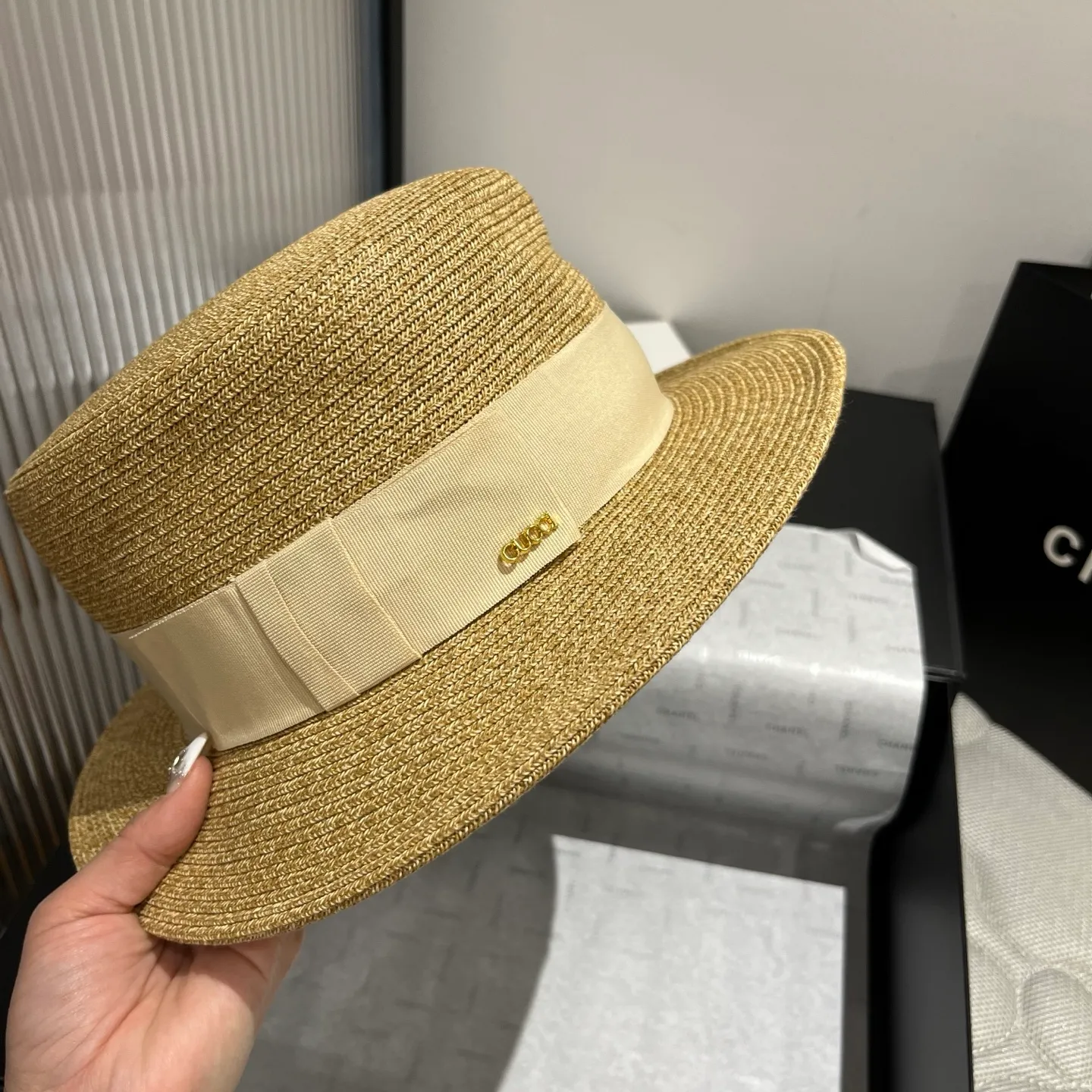 💰120¥ Gucci new flat-top straw hat, made of fine straw, great shape