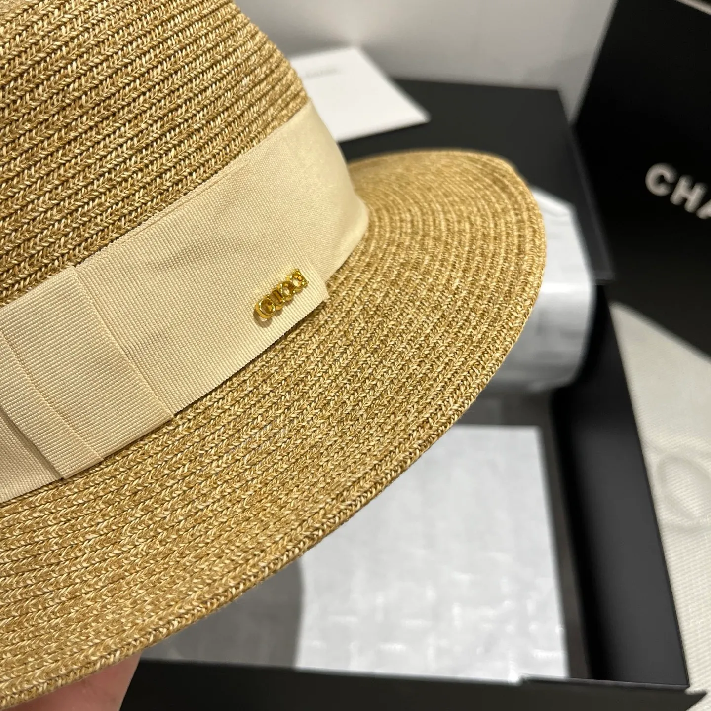 💰120¥ Gucci new flat-top straw hat, made of fine straw, great shape