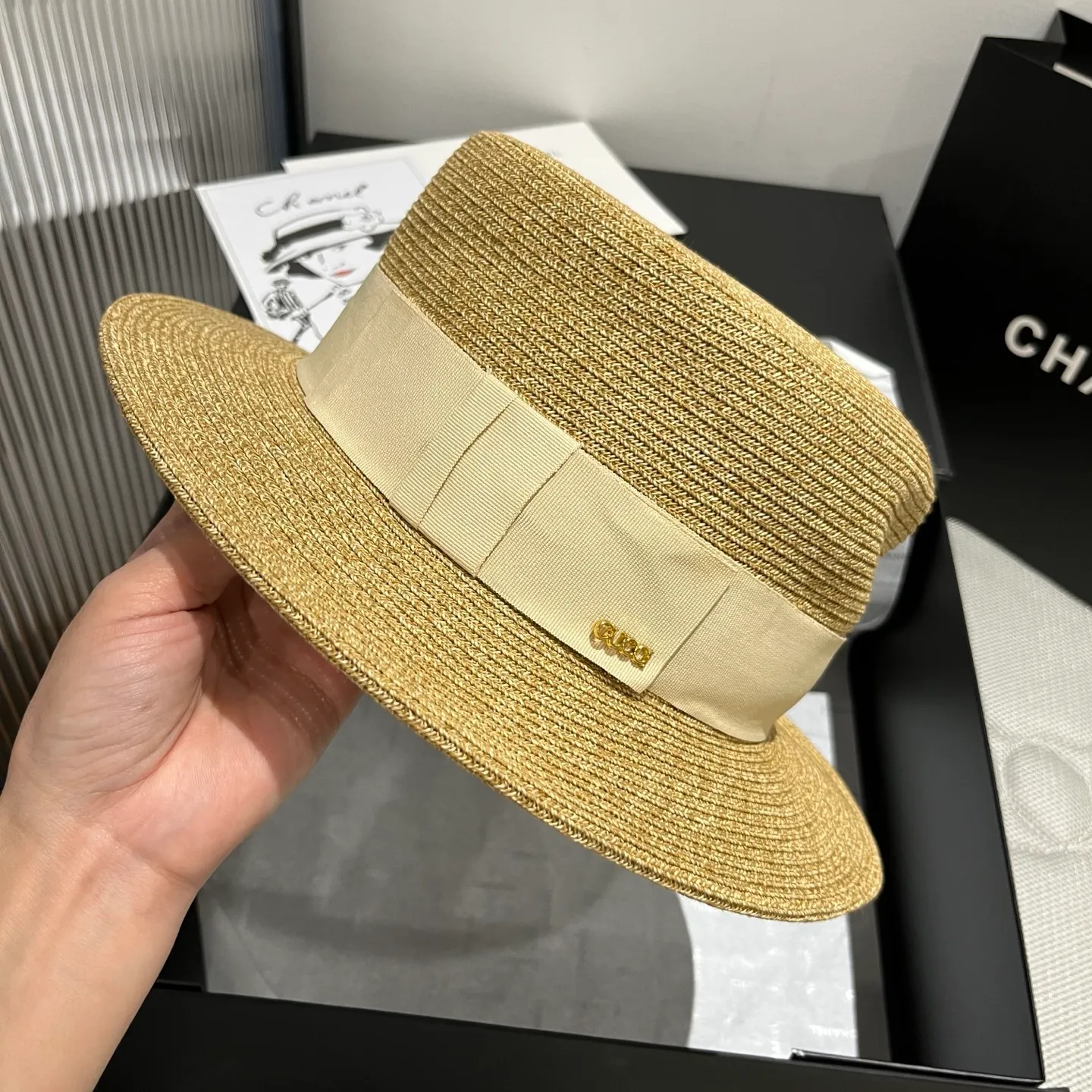 💰120¥ Gucci new flat-top straw hat, made of fine straw, great shape