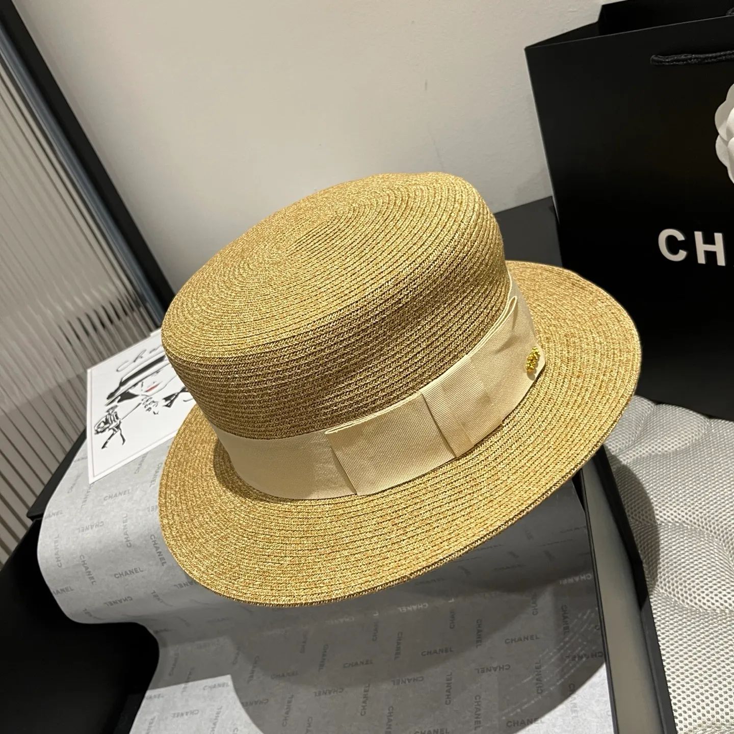 💰120¥ Gucci new flat-top straw hat, made of fine straw, great shape