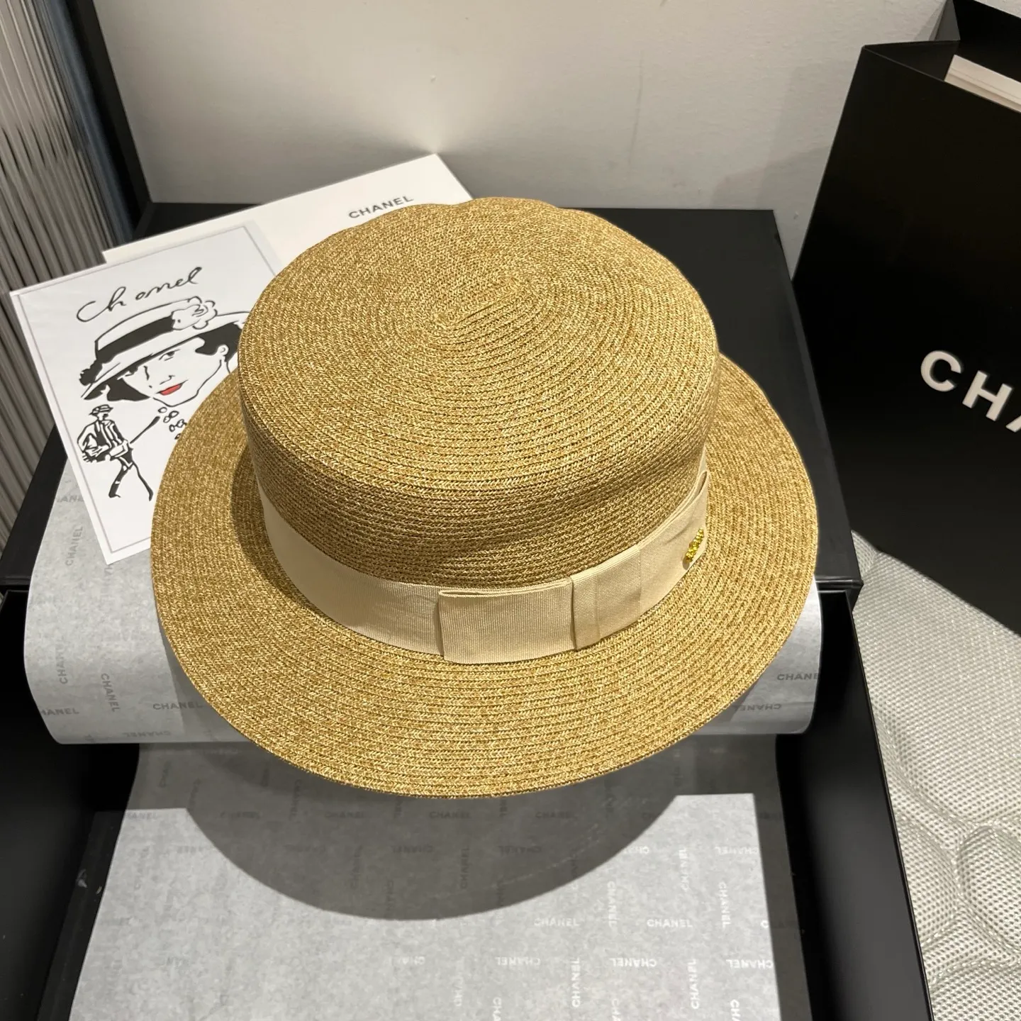 💰120¥ Gucci new flat-top straw hat, made of fine straw, great shape