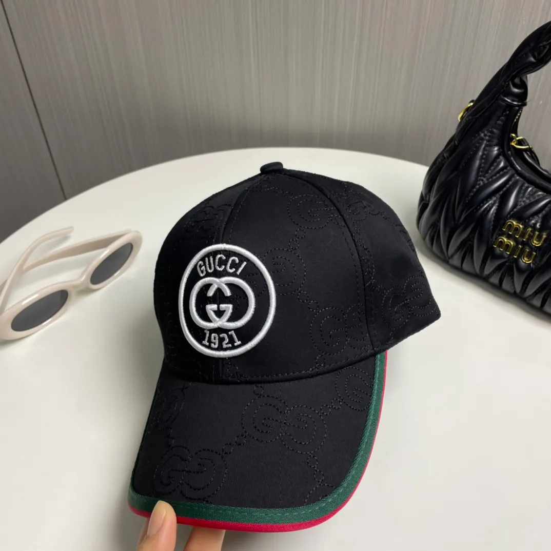 P66 Gucci new original baseball cap 🧢, exquisite and pure, stylish and stylish, cool and fashionable, out of stock at the counter, popular, great quality