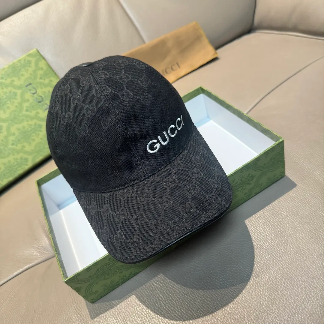 p90 new model shipped!   , Gucci (Gucci) latest original baseball cap, Gucci small embroidery, 1:1 mold opening and customization at the counter, the highest version, original canvas + first-layer cowhide, pure cotton lining, light and breathable! Photographed in real life, suitable for men and women in all seasons, basic head circumference 56cm, adjustable patches.