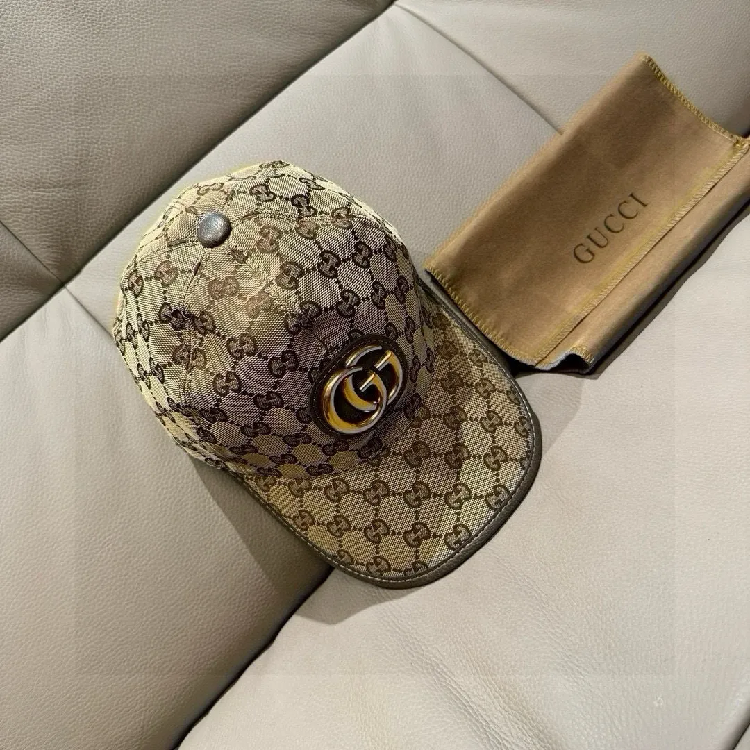P90., Gucci (Gucci) new original baseball cap, metal double G, the latest model at the counter, 1:1 mold customization, genuine mold hardware, original canvas fabric + first-layer cowhide, original quality! The quality is great, the basic head circumference is 56cm, and the patch is adjustable.
