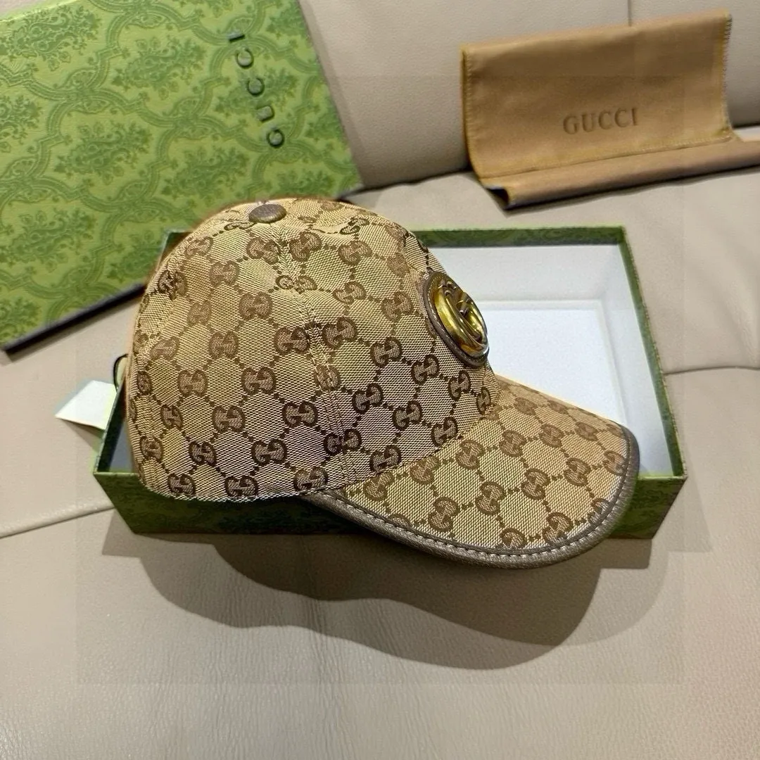 P90., Gucci (Gucci) new original baseball cap, metal double G, the latest model at the counter, 1:1 mold customization, genuine mold hardware, original canvas fabric + first-layer cowhide, original quality! The quality is great, the basic head circumference is 56cm, and the patch is adjustable.
