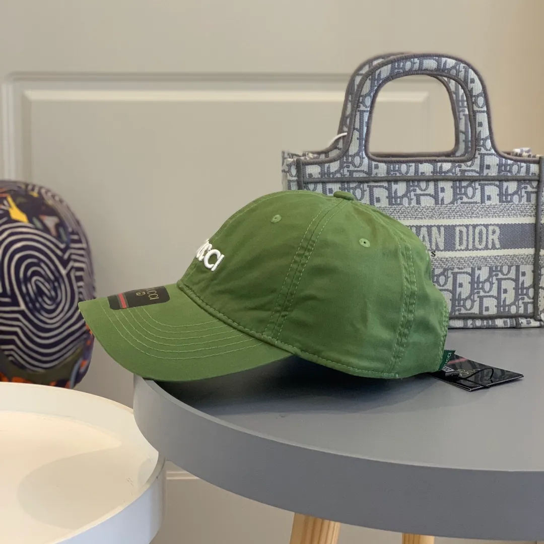 p60 Gucci Baseball Cap♥️GUCCI Baseball Cap🧢Official website new product Gucci Baseball Cap, original quality is very popular 🔥🎩 The craftsmanship is very exquisite, high-end and classy! Low-key luxury, easy to carry! Excellent quality👍Fashionable and versatile