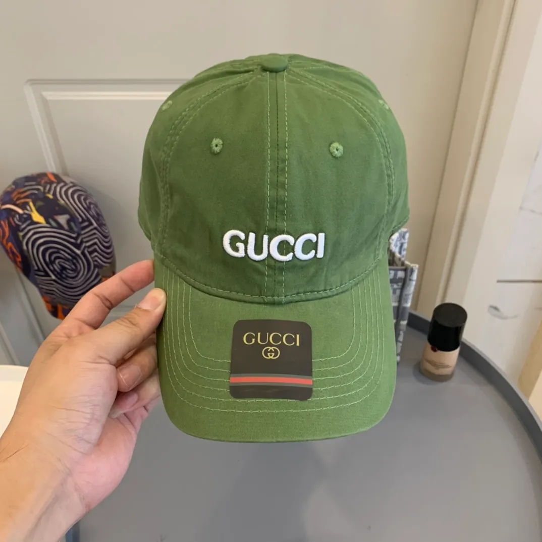 p60 Gucci Baseball Cap♥️GUCCI Baseball Cap🧢Official website new product Gucci Baseball Cap, original quality is very popular 🔥🎩 The craftsmanship is very exquisite, high-end and classy! Low-key luxury, easy to carry! Excellent quality👍Fashionable and versatile