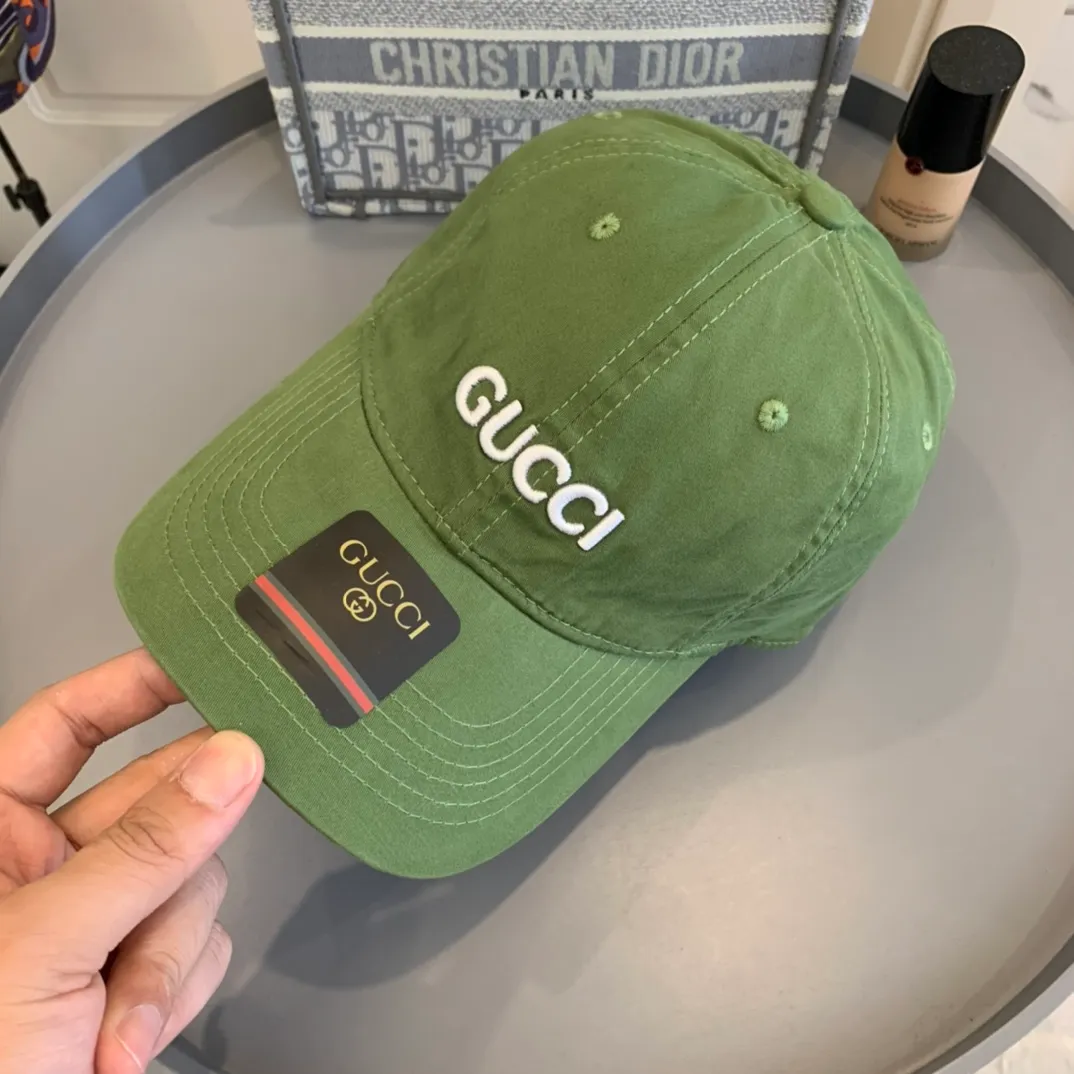 p60 Gucci Baseball Cap♥️GUCCI Baseball Cap🧢Official website new product Gucci Baseball Cap, original quality is very popular 🔥🎩 The craftsmanship is very exquisite, high-end and classy! Low-key luxury, easy to carry! Excellent quality👍Fashionable and versatile