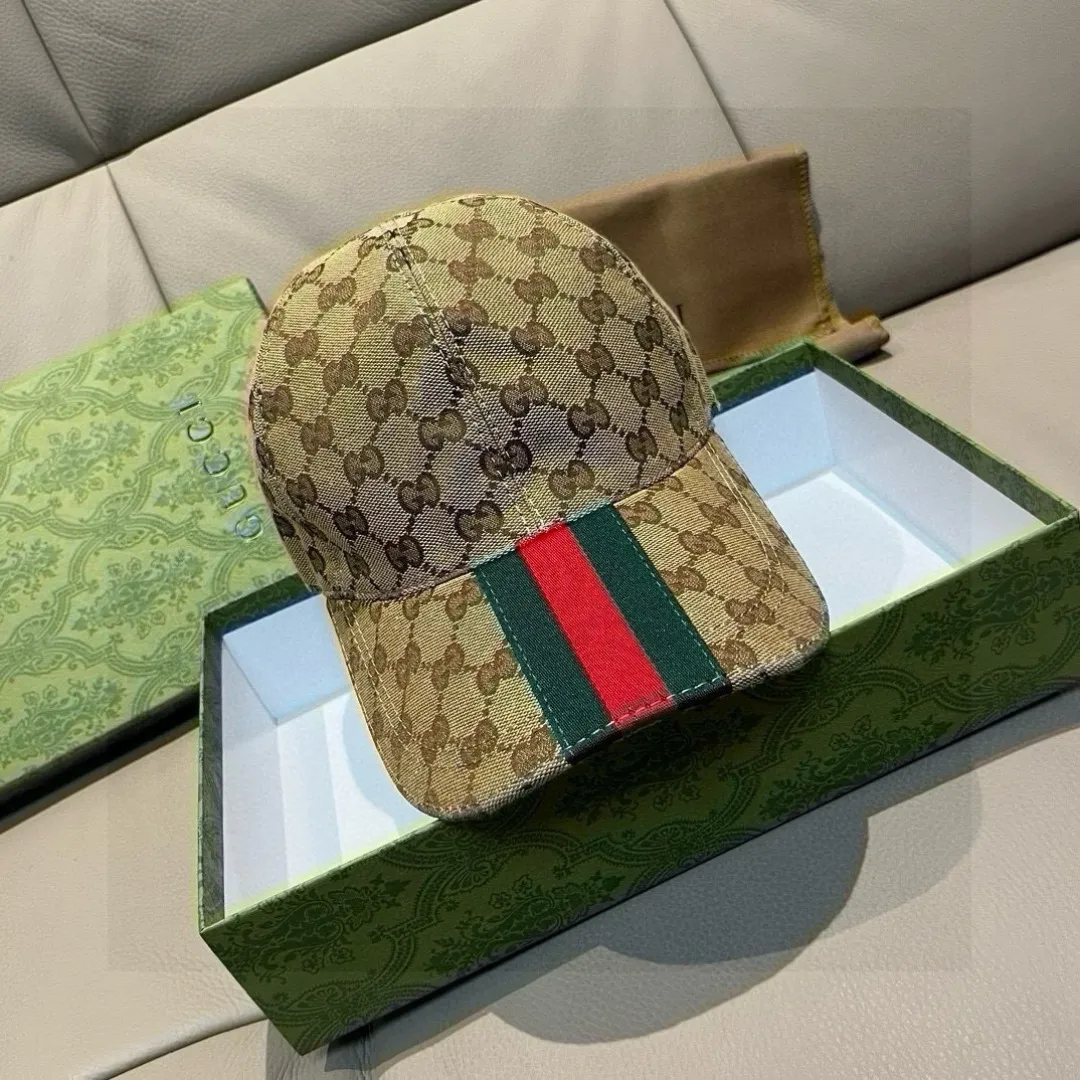 p90 new model shipped!   , Gucci (Gucci) latest original baseball cap, wide webbing. 1:1 mold opening and customization at the counter, the highest version, original canvas fabric + first-layer cowhide, light and breathable! Photographed in real life, suitable for men and women in all seasons, basic head circumference 56cm, adjustable patches.