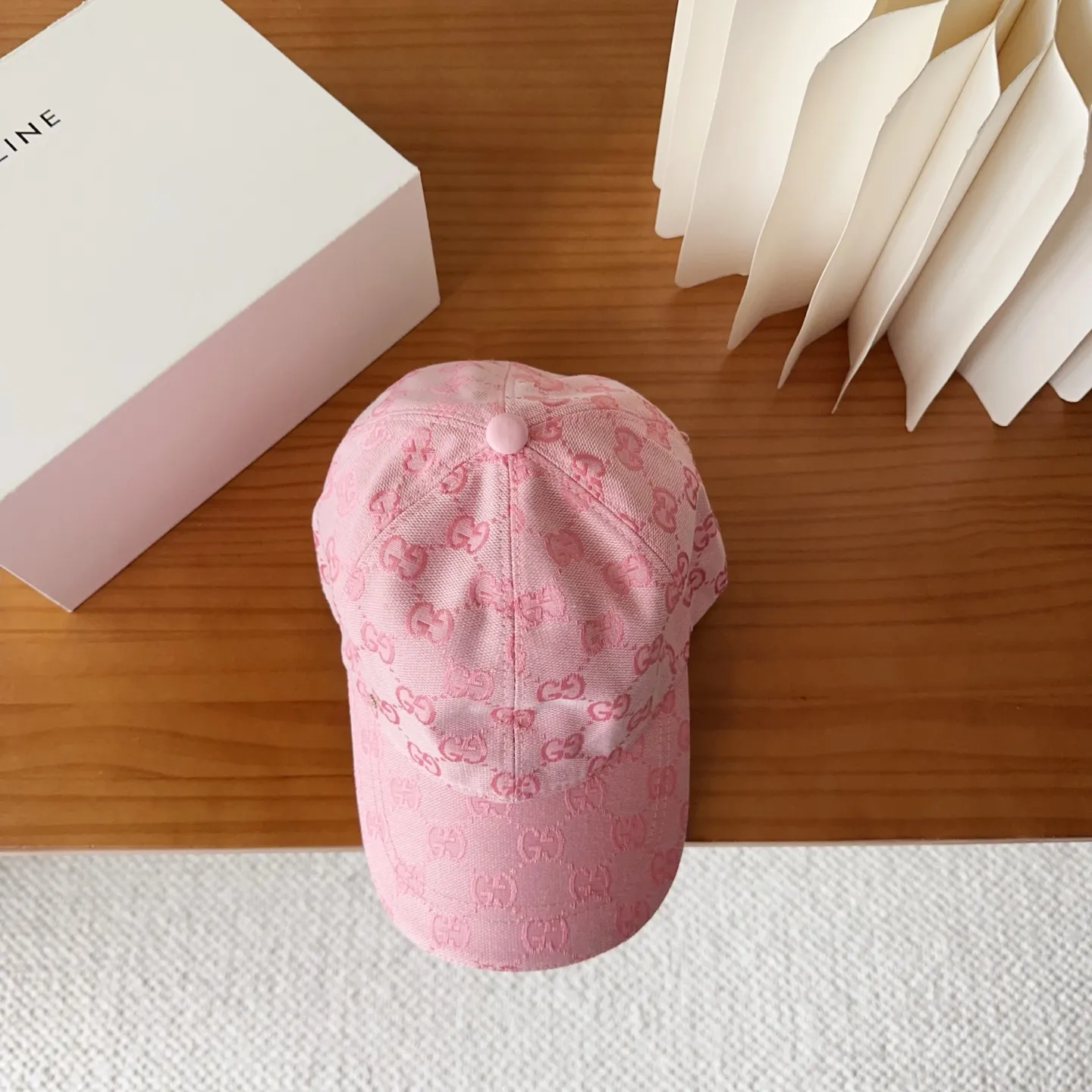 💰60 GUCCI simple baseball cap, very trendy! Casual and sports style, classic production, super easy to match!