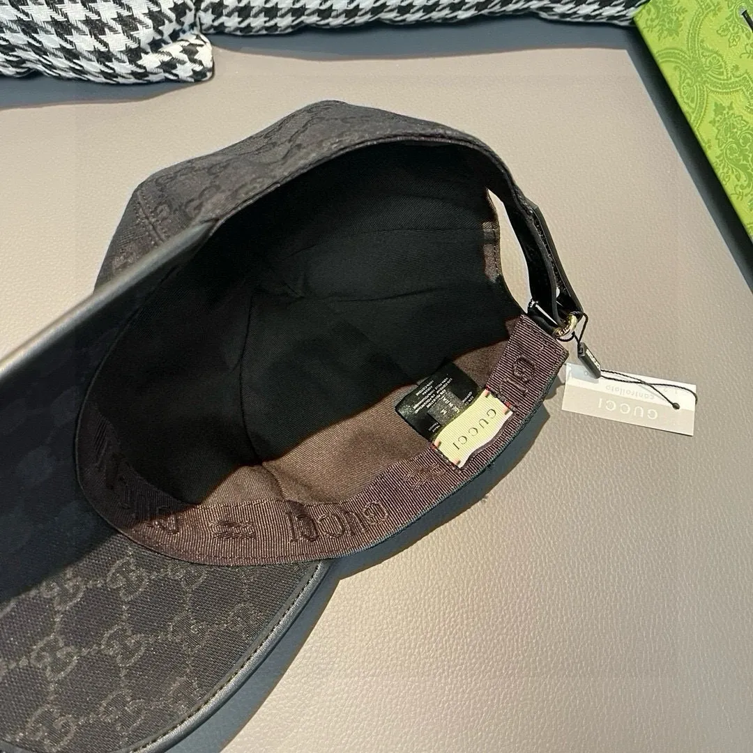 p90., Gucci (Gucci) classic original baseball cap, vertical small webbing, 1:1 mold customization, original canvas + first-layer cowhide, genuine leather edging, handsome and fashionable, popular purchasing agency, versatile style for men and women, great quality! The basic head circumference is 56cm, and the patch is adjustable.