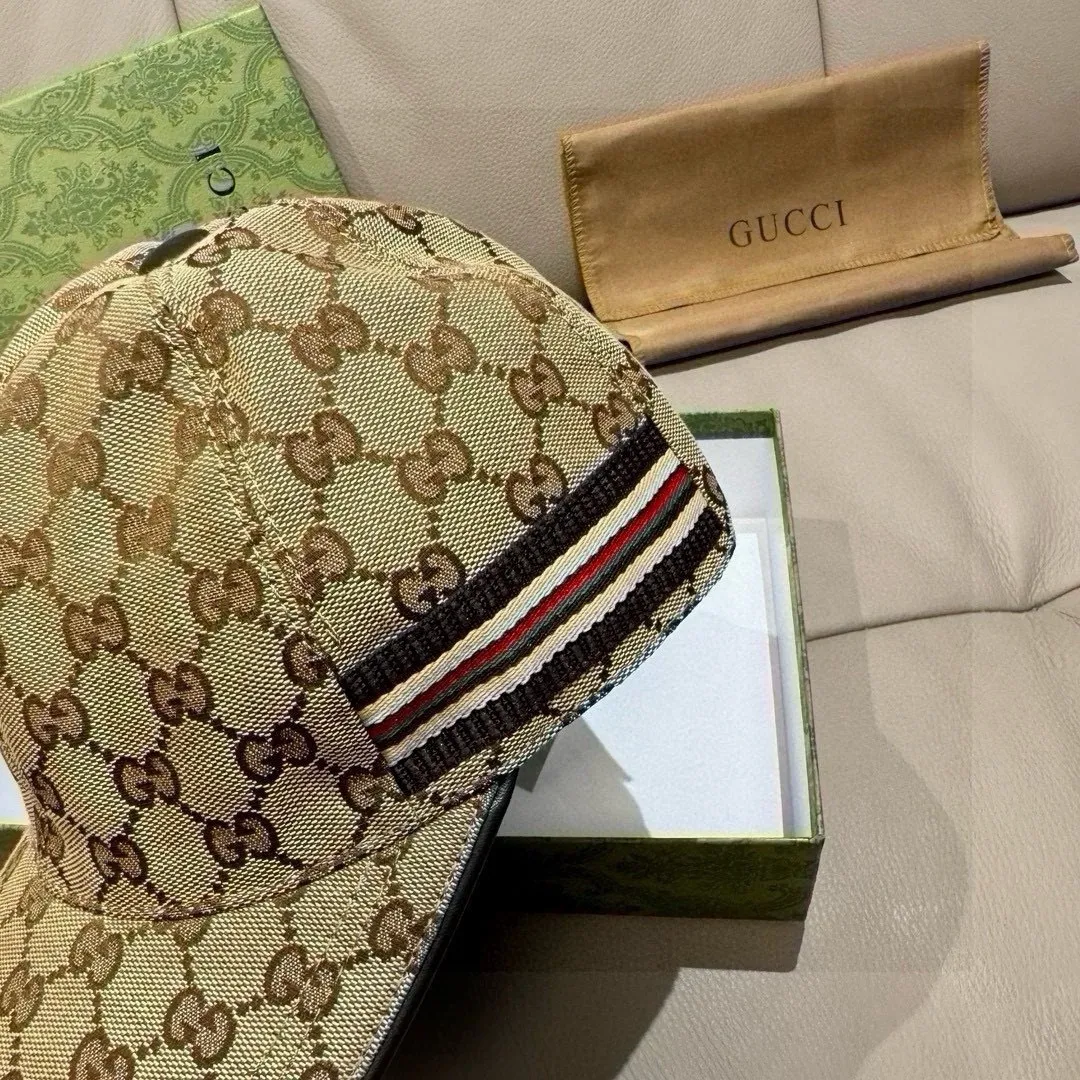 p90 ten thousand year old classic new color is shipped!   , Gucci (Gucci) classic original baseball cap 😍😍 1:1 mold opening and customization at the counter, the highest version, original canvas fabric + first layer of cowhide, light and breathable! Photographed in real life, suitable for men and women in all seasons, basic head circumference 56cm, adjustable patches.