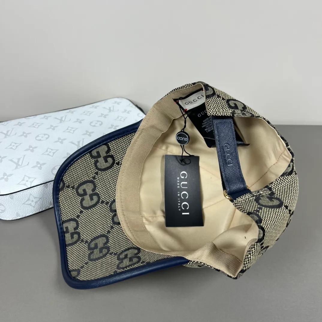 P56💰Gucci Baseball Cap♥️GUCCI🧢Official website new product, baseball cap, original quality, hot arrival 🔥🎩 The craftsmanship is very exquisite, high-end and classy! Low-key luxury, easy to carry! Running volume!