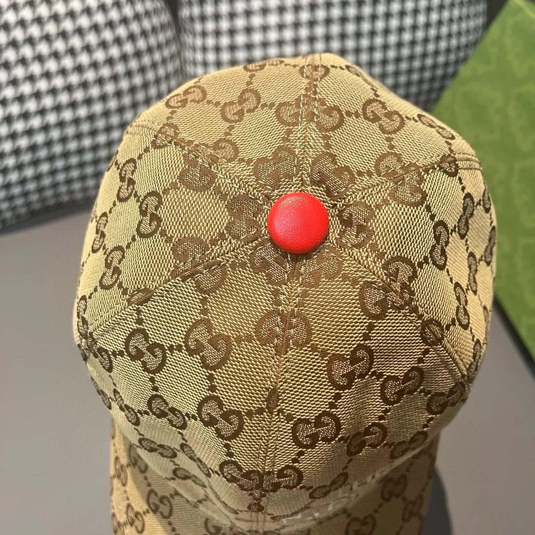 Batch 90, Gucci (Gucci) new original baseball cap, North embroidery! Counter 1:1, imported canvas + first-layer cowhide, popular for purchasing, versatile style for men and women, great quality! The basic head circumference is 56cm, and the patch is adjustable.