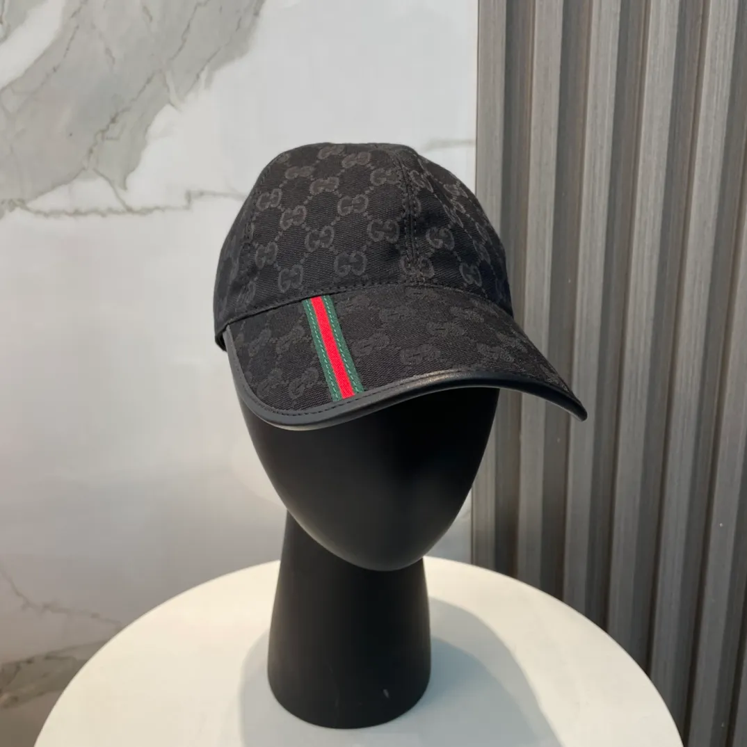 P86 Gucci (Gucci) classic original baseball cap, vertical small webbing, 1:1 mold customization, original canvas + first-layer cowhide, genuine leather edging, handsome and fashionable, popular purchasing agent, versatile style for men and women, great quality! The basic head circumference is 56cm, and the patch is adjustable.