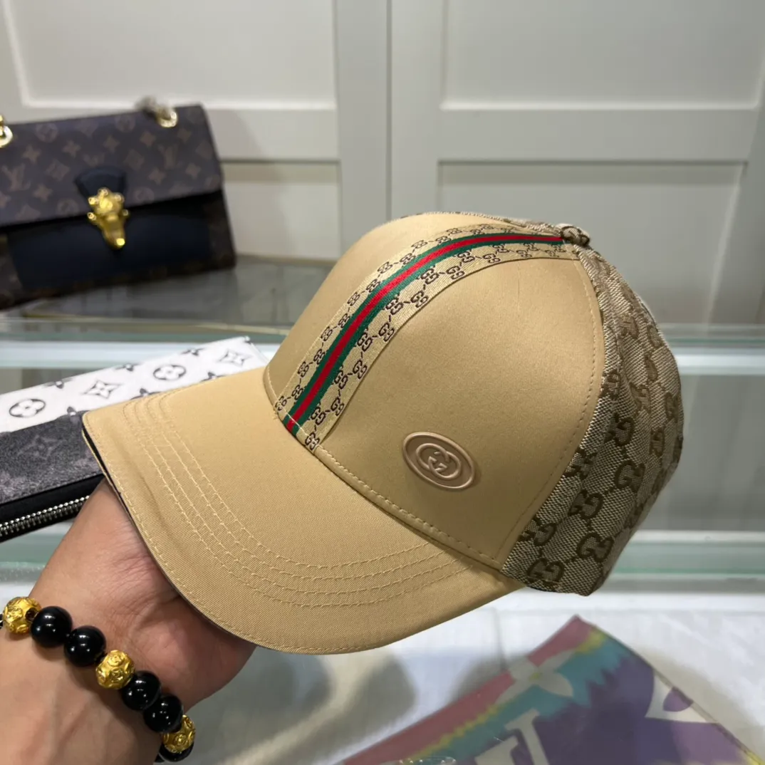 P48💰Gucci Baseball Cap♥️GUCCI🧢New product from the official website, baseball cap, original quality, very popular 🔥🎩 The craftsmanship is very exquisite, high-end and classy! Low-key luxury, easy to carry! Running volume!